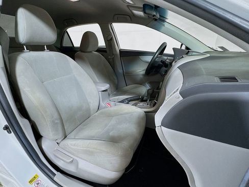 Used 2013 Toyota Corolla LE FWD image 23