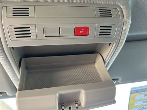 Certified 2024 Volkswagen Tiguan SE image 29