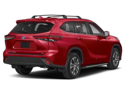 New 2026 Toyota Highlander XLE image 2