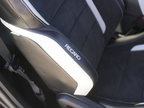 Used 2022 Ford Mustang Shelby GT500 w/ Technology Package image 17