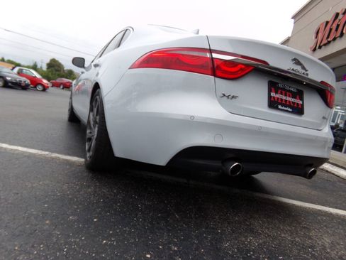 Used 2016 Jaguar XF Premium RWD image 49