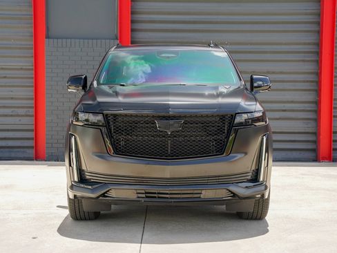 Used 2023 Cadillac Escalade Sport Platinum RWD image 2