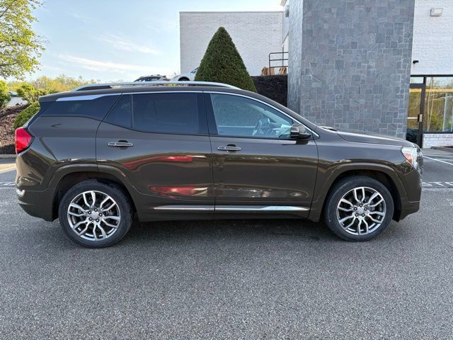 Used 2023 GMC Terrain Denali AWD/4WD image 6