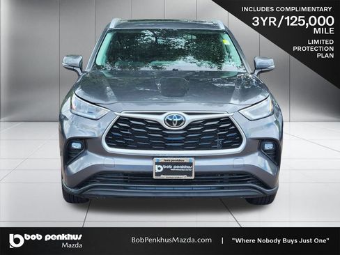 Used 2023 Toyota Highlander XLE AWD/4WD image 22