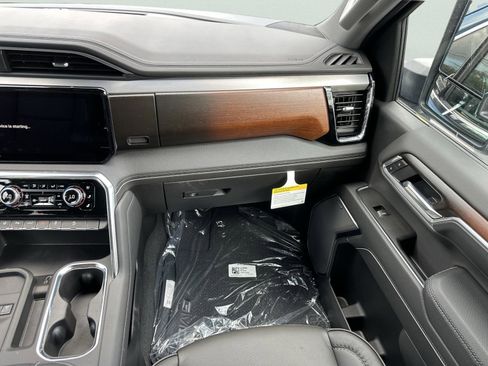 New 2026 GMC Sierra 2500 Denali w/ Denali Reserve Package AWD/4WD image 15