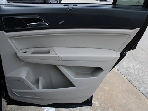 Used 2019 Volkswagen Atlas SEL image 25