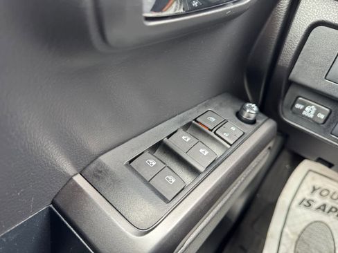 Used 2023 Toyota Tacoma TRD Off-Road image 16