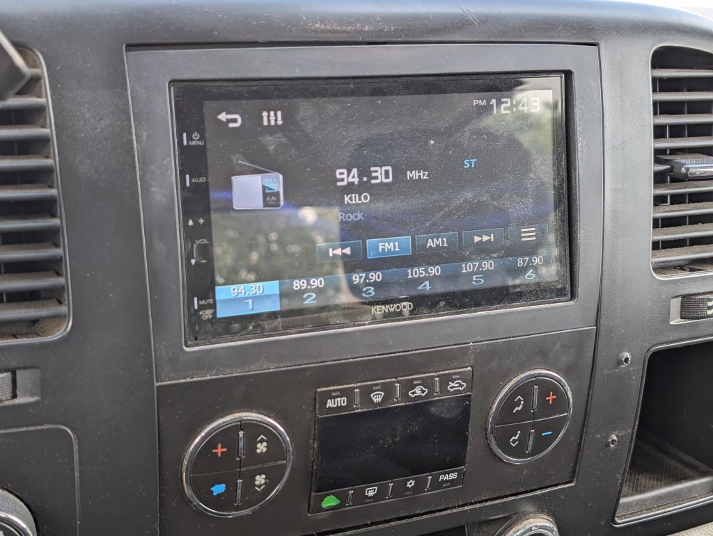 Used 2007 Chevrolet Silverado 2500 LT w/ 2LT Audio Package AWD/4WD image 14