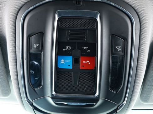 Used 2024 Jeep Grand Cherokee Laredo RWD image 20