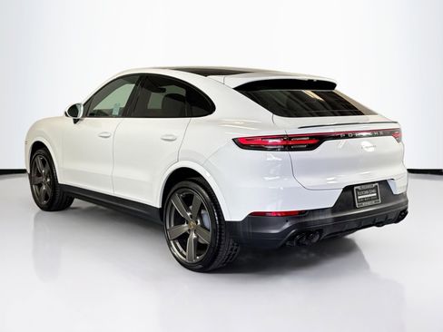 Used 2022 Porsche Cayenne Platinum Edition image 3