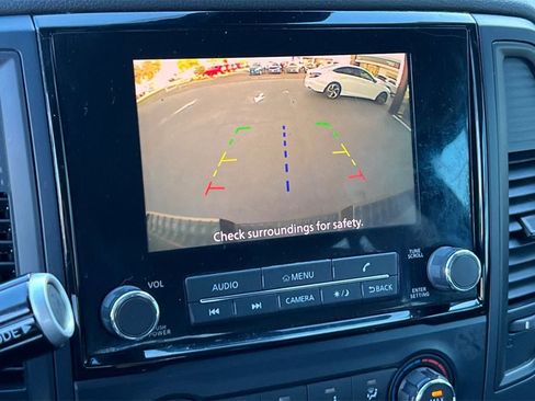 Used 2022 Nissan Titan SV image 22