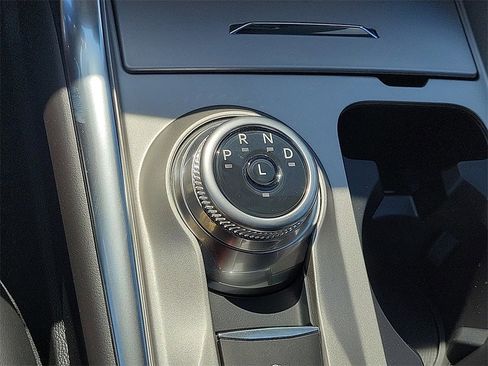 New 2024 Ford Explorer XLT w/ Equipment Group 202A image 7