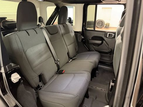Used 2023 Jeep Wrangler Unlimited Sport AWD/4WD image 31