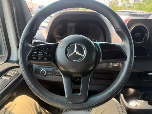 Used 2021 Mercedes-Benz Sprinter 2500 w/ Driver Convenience Package image 7
