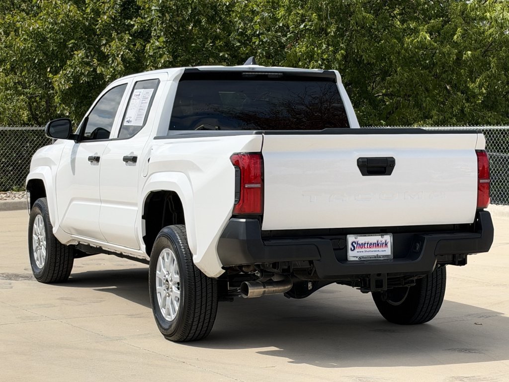 Used 2025 Toyota Tacoma SR RWD image 4