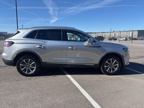 Certified 2023 Lincoln Nautilus Reserve image 5