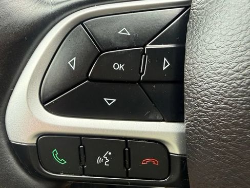 Used 2018 Jeep Compass Latitude w/ Popular Equipment Group AWD/4WD image 13