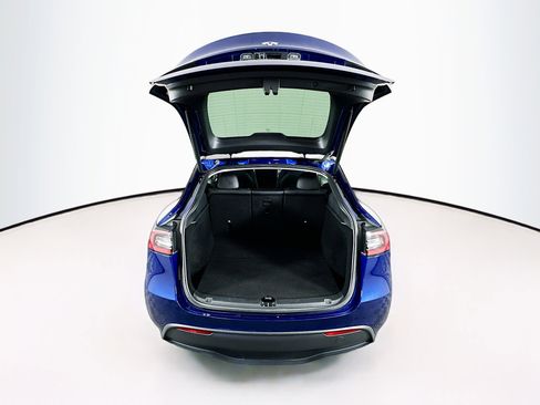 Used 2023 Tesla Model Y Long Range AWD/4WD image 27