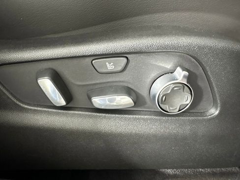Used 2019 Cadillac XT4 Sport FWD image 37