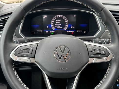 Used 2023 Volkswagen Tiguan SE FWD image 24