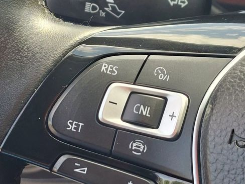 Used 2020 Volkswagen Tiguan SE FWD image 23