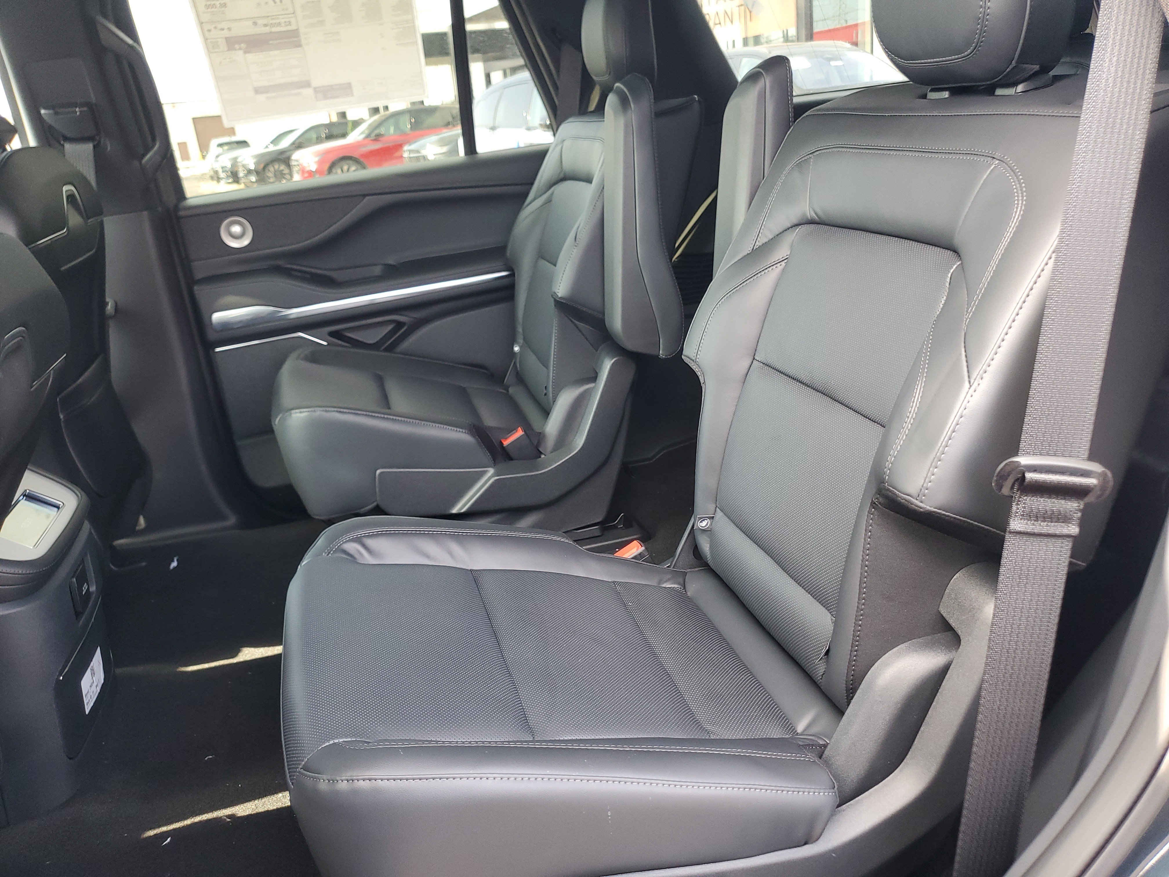 New 2026 Lincoln Navigator Reserve w/ Jet Appearance Package AWD/4WD image 30