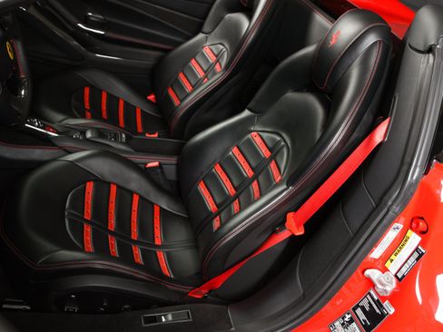 Used 2022 Ferrari F8 Tributo RWD image 6