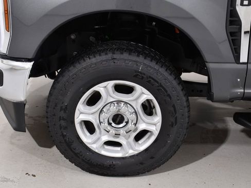 New 2026 Ford F250 XLT w/ XLT Premium Package AWD/4WD image 24