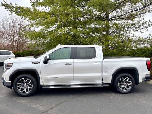 Used 2023 GMC Sierra 1500 SLT w/ SLT Premium Package image 4