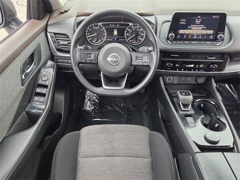 Used 2023 Nissan Rogue SV image 7