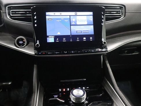 Certified 2024 Jeep Wagoneer L Series II w/ Flexible Seating Group image 21