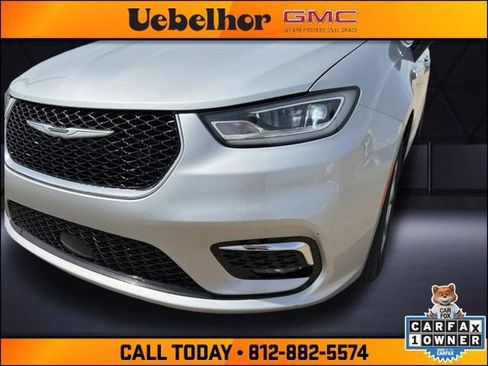 Used 2024 Chrysler Pacifica Limited FWD image 15