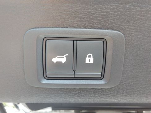 Used 2023 Mitsubishi Outlander SEL Black Edition image 6
