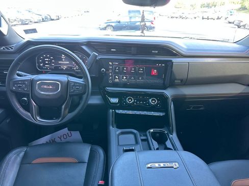 Used 2024 GMC Sierra 2500 AT4 w/ AT4 Premium Plus Package image 18