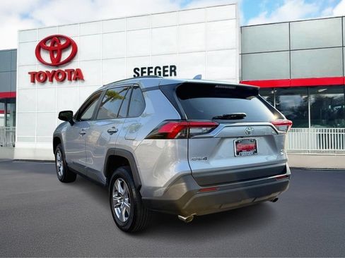 Used 2025 Toyota RAV4 XLE AWD/4WD image 9