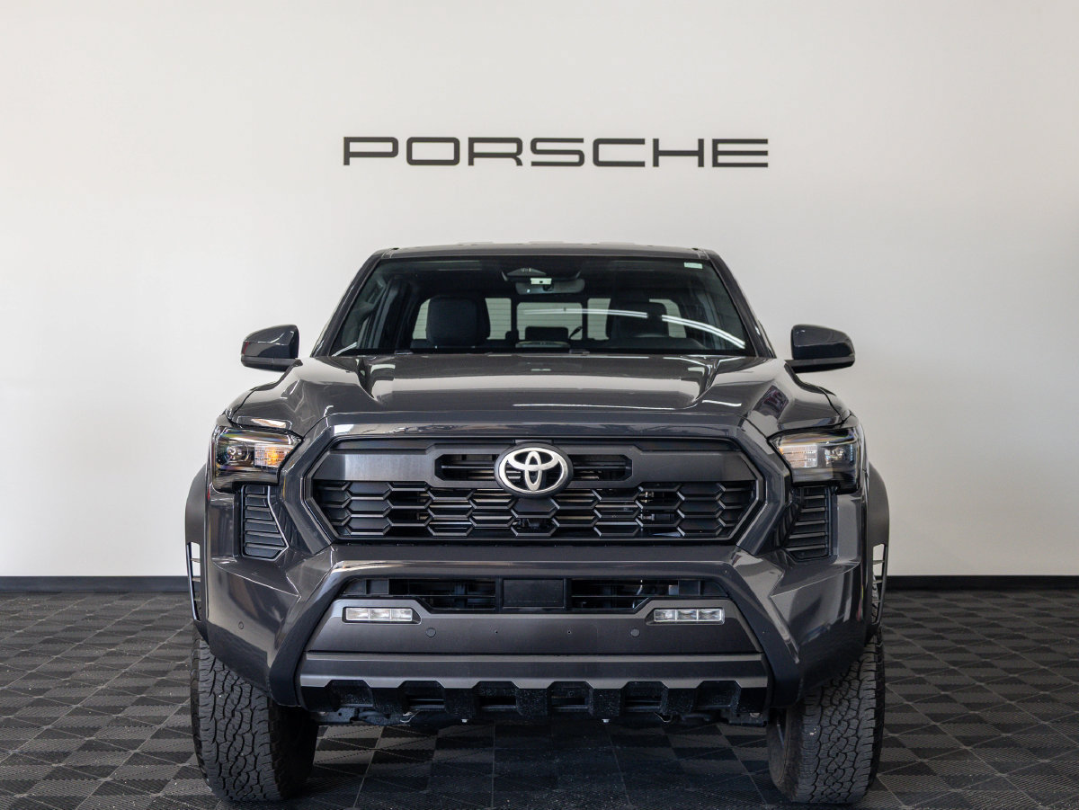 Used 2025 Toyota Tacoma TRD Off-Road w/ TRD Off Road Upgrade Package AWD/4WD image 9