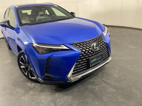 Used 2025 Lexus UX 300h AWD w/ Cold Area Package image 3