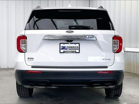 Used 2022 Ford Explorer XLT AWD/4WD image 4