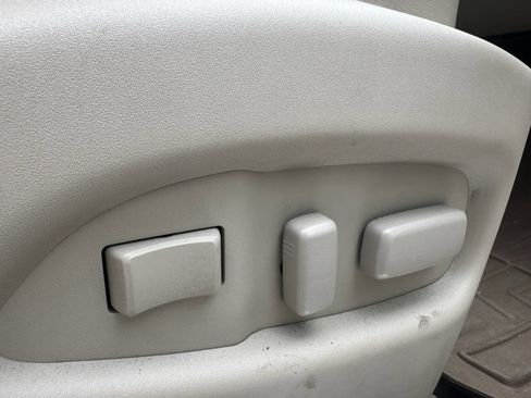 Used 2011 Cadillac SRX Luxury FWD image 33