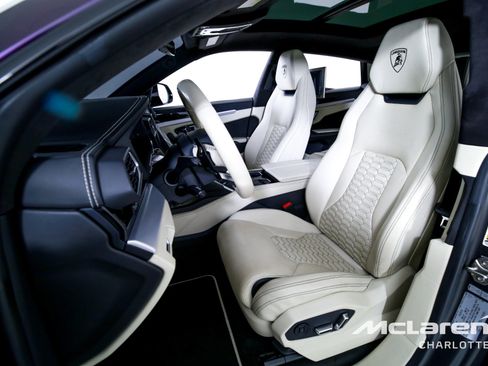 Used 2019 Lamborghini Urus image 11