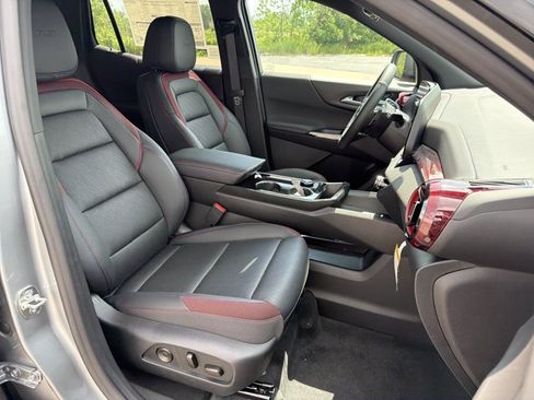 New 2026 Chevrolet Equinox RS w/ Convenience Package III AWD/4WD image 32