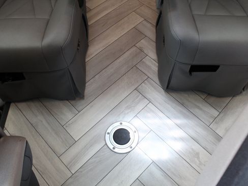 Used 2024 Mercedes-Benz Sprinter 3500 image 54