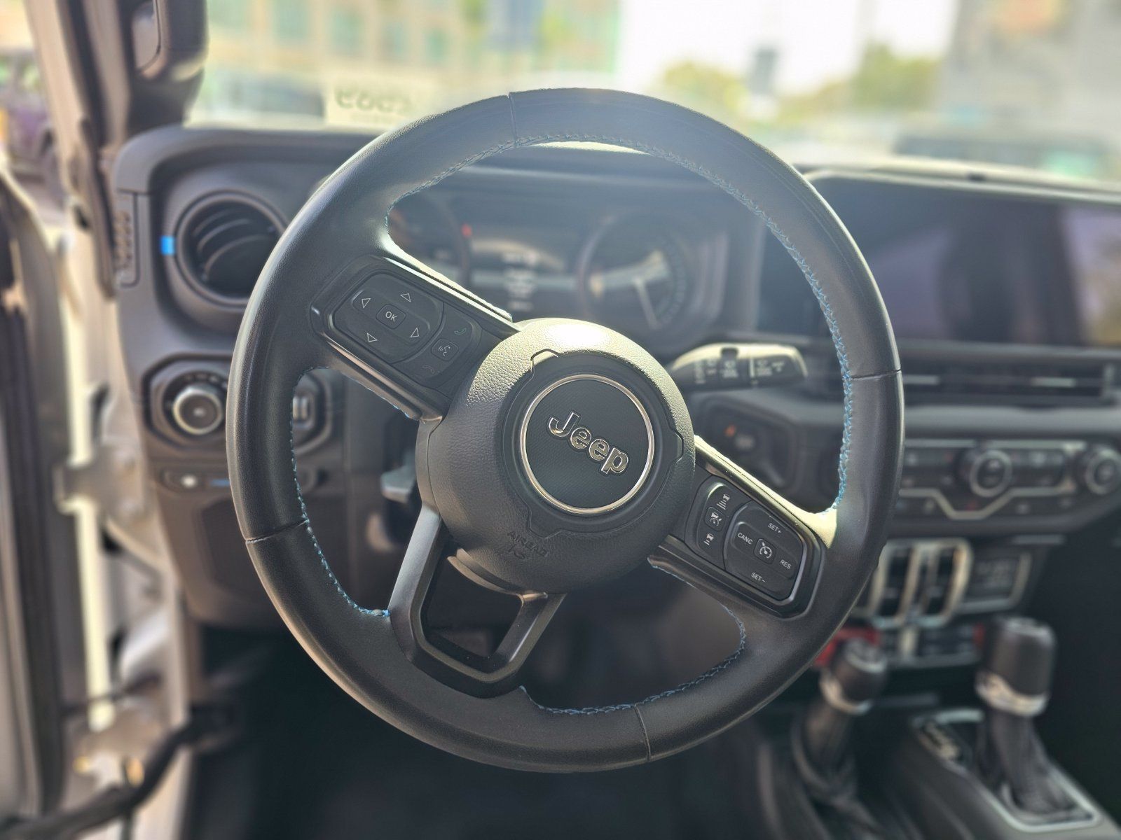 Used 2024 Jeep Wrangler Unlimited Rubicon 4xe AWD/4WD image 33