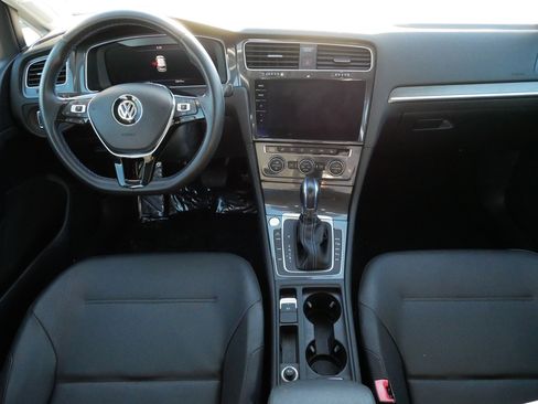 Used 2019 Volkswagen e-Golf SEL Premium image 10