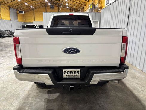 Used 2019 Ford F250 XL w/ Power Equipment Group AWD/4WD image 8