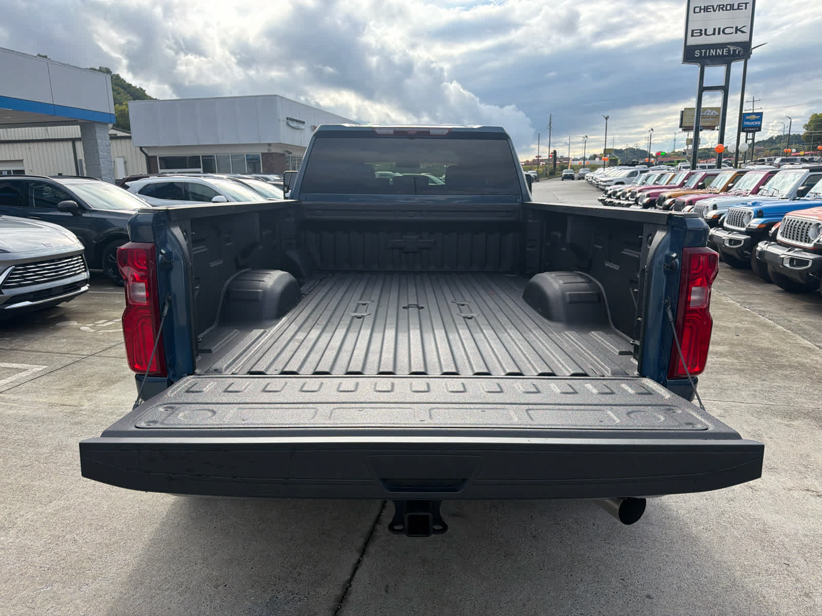 Used 2026 Chevrolet Silverado 3500 LT w/ All Star Edition AWD/4WD image 9