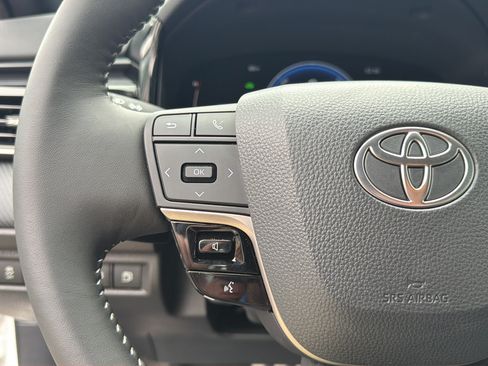 Used 2025 Toyota Camry SE FWD image 21