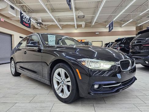 Used 2018 BMW 330i Sedan w/ Convenience Package RWD image 5