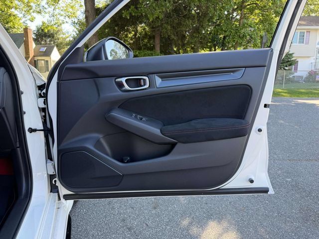 Used 2023 Honda Civic Type R image 12