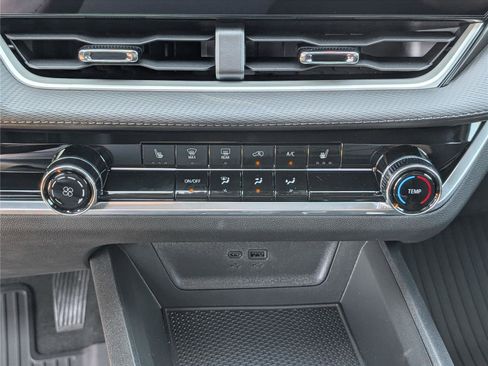 New 2026 Chevrolet Equinox LT w/ Safety and Technology Package AWD/4WD image 22